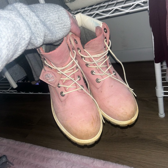 Timberlands 💗 - Picture 5 of 7